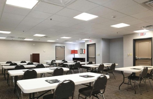 Central Oklahoma City Hotel | Country Inn & Suites by Radisson, Oklahoma City - Bricktown, OK
