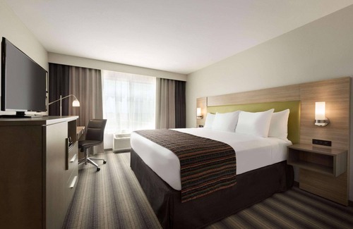 Indianola Hotel | Country Inn & Suites by Radisson, Indianola, IA