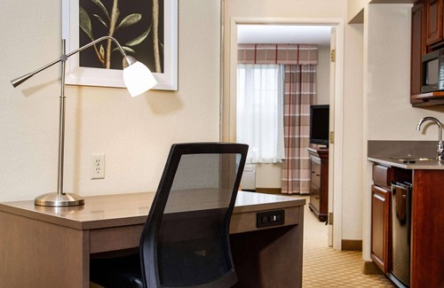 Brookfield Hotel | Country Inn & Suites by Radisson, Milwaukee West (Brookfield), WI