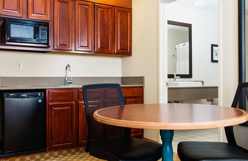 Brookfield Hotel | Country Inn & Suites by Radisson, Milwaukee West (Brookfield), WI