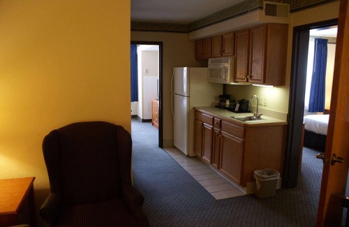 Lansing Hotel | Country Inn & Suites by Radisson, Lansing, MI