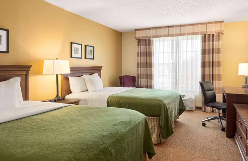 Salina Hotel | Country Inn & Suites by Radisson, Salina, KS