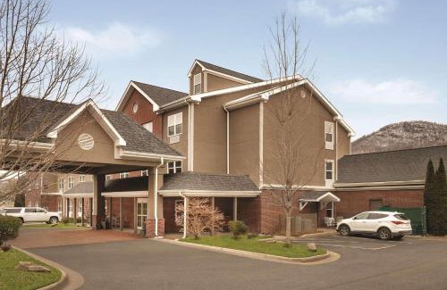 Boone Hotel | Country Inn & Suites by Radisson, Boone, NC