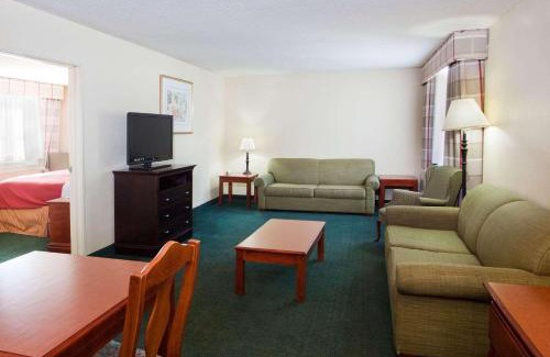 Hiram Hotel | Country Inn & Suites by Radisson, Hiram, GA