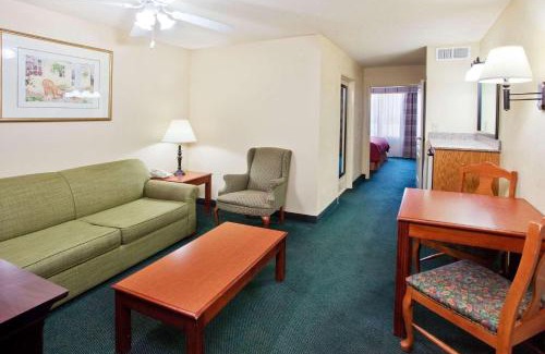 Hiram Hotel | Country Inn & Suites by Radisson, Hiram, GA