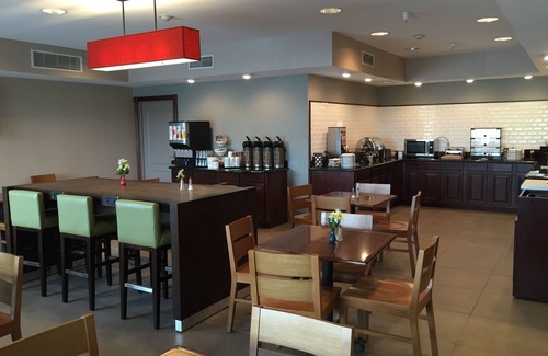 Lima Hotel | Country Inn & Suites by Radisson, Lima