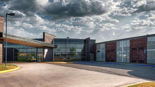 Fergus Falls Hotel | Country Inn & Suites by Radisson, Fergus Falls, MN
