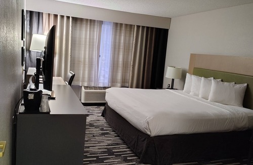 Southport Hotel | Country Inn & Suites by Radisson, Indianapolis South, IN