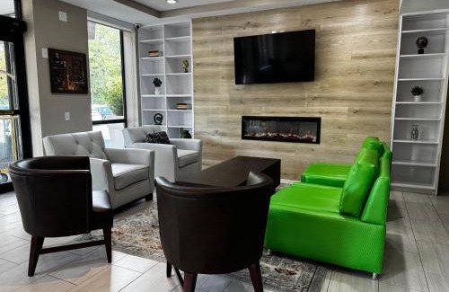 Travis - Chelsea Hotel | Country Inn & Suites By Radisson Staten Island NY