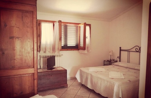 Vinci Other | country inns - 6 bedrooms - 6/22 persons
