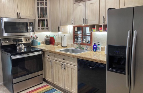 Centennial Apartment | Country Living for Grandparents, Travel Nurses and Execs!