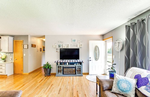New York Mills House | Country Living Near Main St: Quiet Minnesota Home