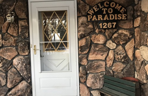 Brockport House | Country Mountain Paradise Suites