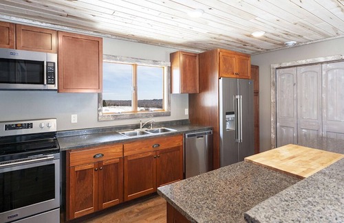 Duluth House | Country Oasis- 10 miles from downtown Duluth