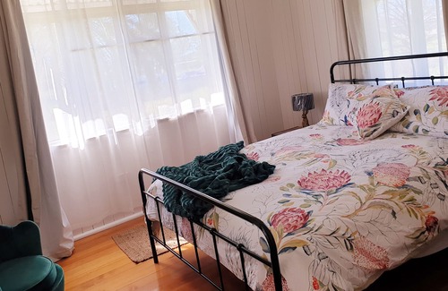 Amby House | Country Queenslander. Relax and enjoy the peace & quiet in Amby Qld..