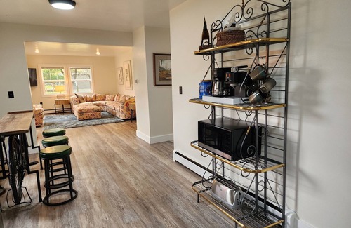 Paris House | Country Ranch near Big Rapids
