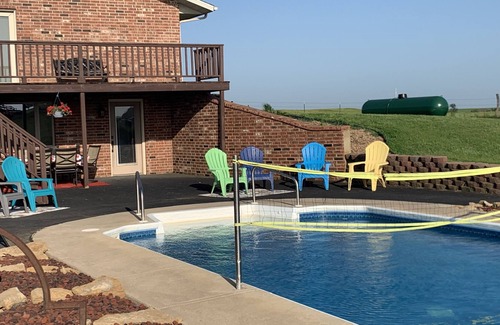 Lamont House | Country Ranch with a pool