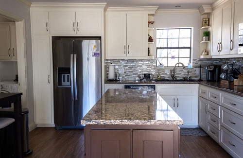 Rockwall House | Country Retreat near Dallas: fishing, firepit, fireplace, fall dates available
