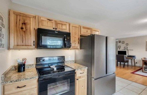 McEwen House | Country Retreat w/Hot Tub on 20 Acres in Dickson