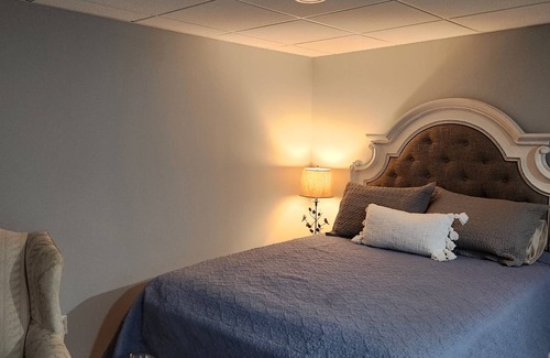 Lyndonville Apartment | Country setting close to town