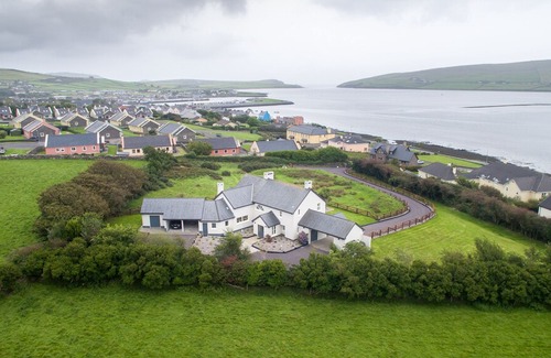 Dingle House | Country Setting in the Middle of Dingle Town overlooking Dingle Bay Fabulous