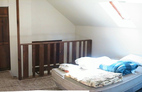 Johnsonville Apartment | Country setting 2 Bedroom apartment short term vacation rental.