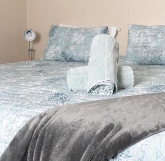 Lows Creek Apartment | Country Side Cottage @ Low's Creek