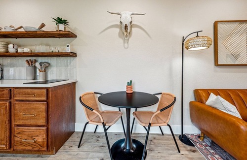 Hico Cottage | Country stay on the Creek- the perfect getaway for couples!