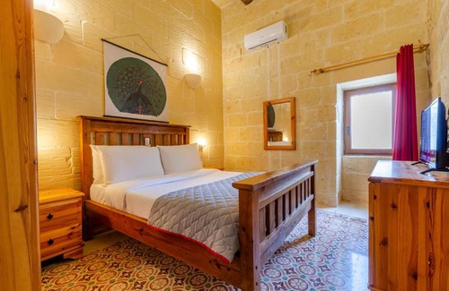 Sannat Bed & Breakfast | Country Stays Hostel