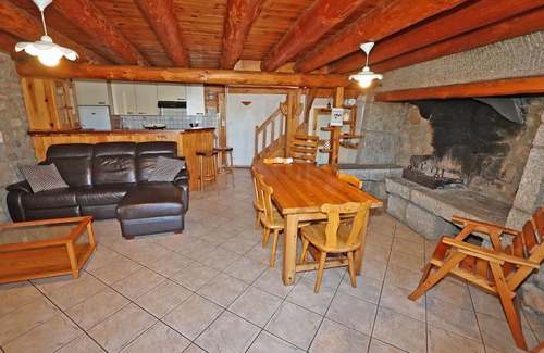 Le Malzieu-Forain House | Country-style house 2 kms from shops