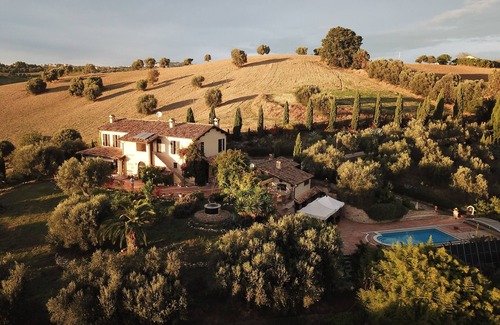 San Benedetto del Tronto Villa | Country villa in panoramic location with pool and close to the beach (9km)