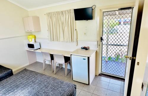 Cunnamulla Hotel | country way motor inn