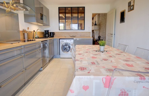Champagne-et-Fontaine House | Countryside Stay: Gîte with Swimming Pool