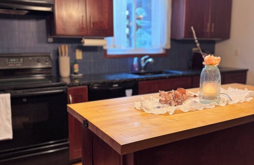 Stormstown House | Countryside 4 BR House <20 min. to Beaver Stadium, Yard, Deck, Parking, Firepit!