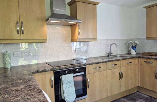 Spalding Apartment | Countryside flat near Spalding by the river. Lovely walks & garden with pool.