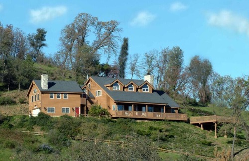 Julian House | Countryside home with expansive views of the hills and valleys of Julian.