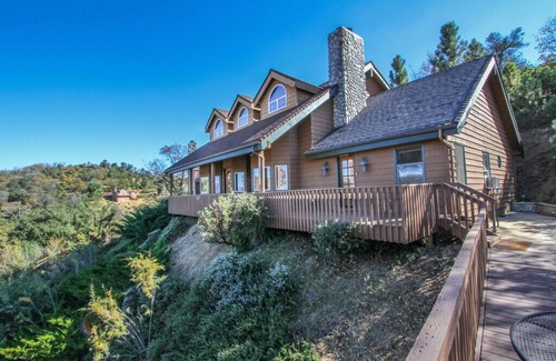 Julian House | Countryside home with expansive views of the hills and valleys of Julian.