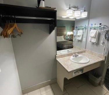 Council Bluffs Hotel | Countryside Inn & Suites Omaha East-Council Bluffs IA