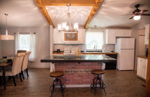 Guntersville House | Countryside Living with a great outdoor space!