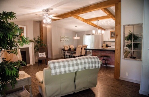 Guntersville House | Countryside Living with a great outdoor space!