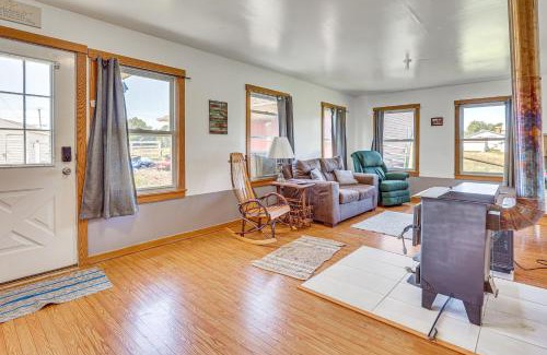 Bristolville House | Countryside Retreat in Middlefield about 7 Mi to Town!