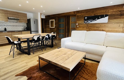 Isola Apartment | Coup de coeur Montagnard- 2 bedrooms - Fireplace - Garage