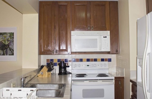 Candelero Abajo Apartment | Couple Escape, Spacious, Close to Dining, Tennis, Poolside, & Near to Beach