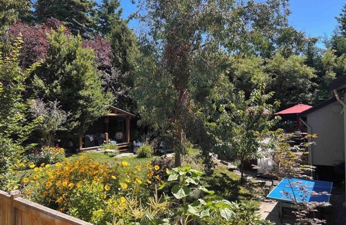 Saanich East House | Couple's Oasis @ Horner Park