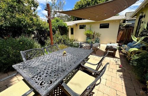Solvang Apartment | Couples Cottage l Steps to Downtown