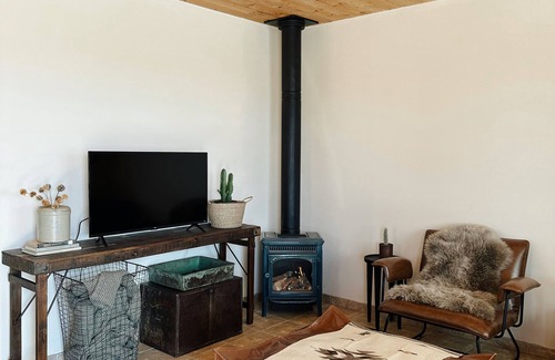El Prado House | Couples getaway in cozy casita! Taos mountain Views!