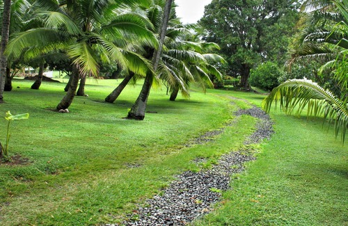 Hana Apartment | Couples & Honeymooners. Privacy & Romance! 7 Sacred Pools