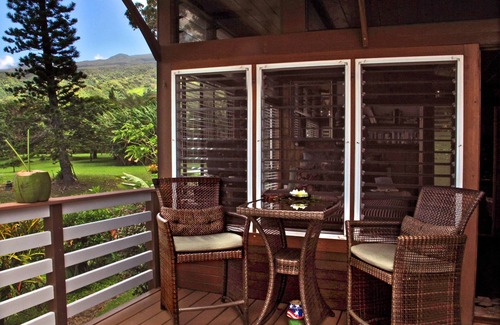 Hana Apartment | Couples & Honeymooners. Privacy & Romance! 7 Sacred Pools