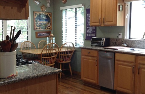 Northeast House | COUPLES OR SINGLE FAMILY ONLY/%100 refund at all times if not happy