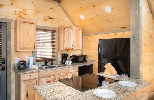 Pittman Center Cabin | Couples Perfect Retreat, Private, Hot Tub, Rustic and Modern